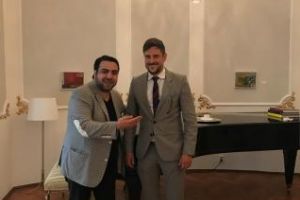 Manelistul Dan Bursuc primit oficial la ambasada Suediei