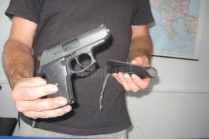 Controale la deţinători autorizaţi de arme şi muniţii