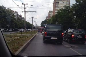 ACCIDENT la PODGORIA! Se circulă cu DIFICULTATE