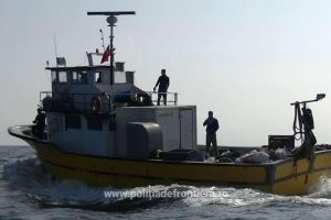Focuri de arma pe Marea Neagra. Cum au actionat politistii de frontiera pentru prinderea unui pescador surprins la braconat