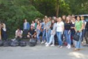 Teiuşul, ecologizat cu ocazia Zilei Mondiale a Mediului. Implicaţi – elevii de la „Dacia”