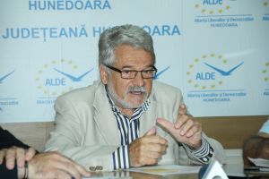 Moloţ, după demiterea viceprimarului Devei: „Biroul Judeţean al ALDE a decis să îl susţină pe Răzvan Mareş. Eu nu am rupt nicio «logodnă»”