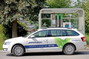 Octavia G-Tec care rulează pe CNG este mai ecologică decât maşina electrică Tesla Model S