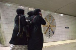 S-a aflat cât costă în realitate întreţinerea imigranţilor. Un jurnalist suedez a făcut această dezvăluire