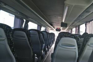 Un autocar PLIN CU ROMÂNI care se întorceau din VACANȚĂ a fost implicat într-un GRAV ACCIDENT