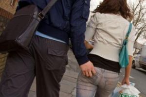 Un alt pervers a apărut în Mănăştur. Ce a păţit o clujeancă!