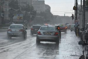 O nouă avertizare meteo imediată: Se anunţă noi furtuni în Bihor, inclusiv în Oradea