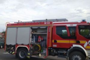 Accident GRAV pe DN 7. Trei maşini au fost IMPLICATE. O VICTIMĂ este INCONȘTIENTĂ