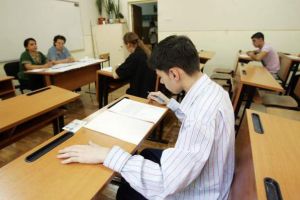 Emoţii pentru absolvenţii de gimnaziu: începe Evaluarea Naţională