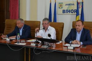 Prinşi cu minciuna: Şefii Consiliului Judeţean Bihor ascund sumele virate firmelor de partid