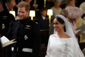 Regina Elisabeta a II-a le-a daruit lui Meghan Markle si printului Harry o casa la tara