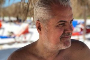 Aflat pe PLAJA din Antalya, Adrian Năstase IRONIZEAZĂ MITINGUL PSD!

