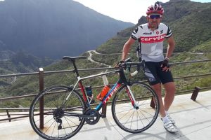 Aventurile unui biciclist prin Corsica, povestite la Timisoara si in paginile unei carti