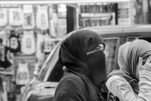 Vălul integral ISLAMIC şi-a cam TRĂIT traiul în SCANDINAVIA