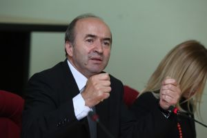 Ministrul Justitiei despre revocarea sefei DNA: Deciziile CCR sunt obligatorii pentru toti