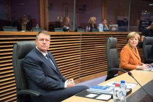 Șoc! IA TE UITĂ CINE DĂ PREMII PENTRU… ANTICORUPȚIE!