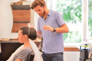 FOTO Cel mai ”cool” salon din Sibiu şi-a schimbat adresa – Noua locaţie e mult mai plăcută!