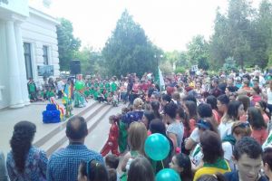 „Cuplu de ţărani autentici” este „Mascota reciclării 2018”