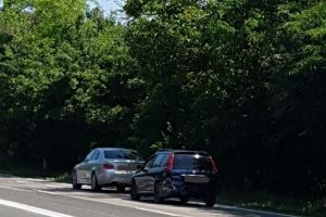 Accident rutier pe DN 39, Constanta-Mangalia. Doua autoturisme, avariate. Un sofer ranit