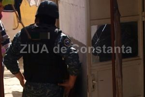 DIICOT. Membrii unui grup infractional organizat specializat in trafic de droguri de risc, retinuti (document)