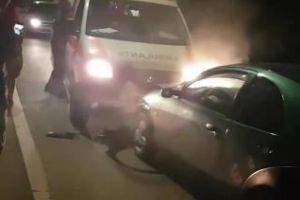 Șoferul RUPT de beat la volan care a intrat cu maşina intr-o ambulanţă la Floreşti, reţinut de poliţişti