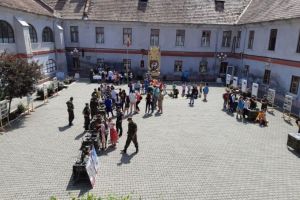 FOTO. Elevi din Alba Iulia au asistat la prezentarea Batalionului 136 Geniu „APULUM” şi exerciţii demonstrative