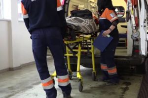 CUTREMURĂTOR! Expediată de la Urgenţe, o minoră a murit aşteptând la uşa medicului de familie!