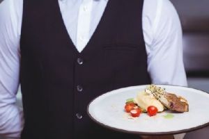 Angajatori din domeniul alimentaţiei publice, verificaţi de ITM