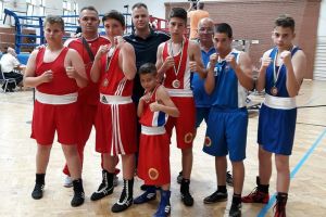 Medaliaţi în Ungaria, pugiliştii de la Basti Box participă la Memorialul Nicolae Talpoş de la Salonta