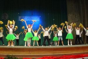 „Anotimpul Copilăriei”, spectacolul claselor primare de la Colegiul Naţional „Mihai ...