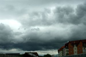 Avertizare meteo de ploi şi vijelii