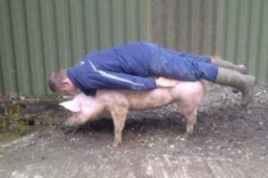 Exemple de ruşi „adevăraţi”. Dacă le spui cocalari jigneşti cocalarii. Troglodiţii societăţii „strălucesc” într-o GALERIE FOTO virală