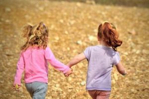 Jumătate dintre SPAȚIILE DE CAZARE din România, ocupate de familii cu copii