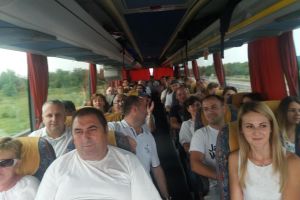 FOTO – Mii de valceni protesteaza la Bucuresti impotriva abuzurilor din justitie!