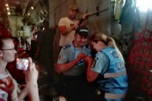 Și-a cerut iubita de soţie în aer