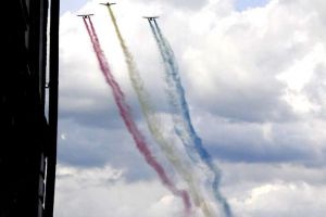 ”Glasul Unirii”, eveniment de Centenar la Bistriţa: Tricolor pe cer, spectacol, horă, artificii (FOTO)