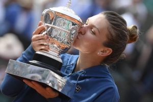 VIDEO – Imagini care scriu istorie – Simona Halep, ne-a adus lacrimi de fericire