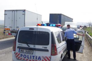 Urmărire în noapte pentru prinderea unui şofer băut şi fără permis