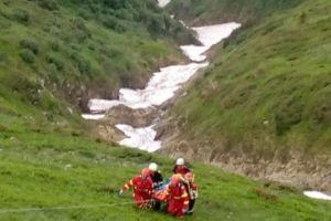 Maşină prăbuşită în prăpastie