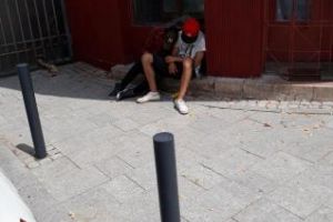 Alţi tineri surprinşi ”inerţi” pe străzile Clujului! Îşi fac autorităţile datoria? FOTO