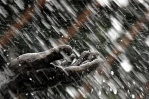 ALERTĂ METEO. Averse şi grindină în mai multe localităţi din Satu Mare