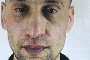 BREAKING NEWS. Îl cunoaşteţi? Bărbatul este căutat după ce a violat o taximetristă, la Hunedoara