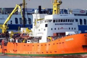 Efectul guvernului NAȚIONALIST: Italia IZGONEȘTE navele cu IMIGRANȚI