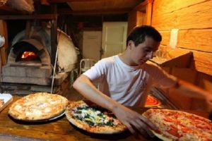 Controale ITM la fast-food-urile din Ploiesti. Ce nereguli au descoperit inspectorii