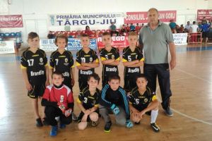 Echipa de fotbal a Liceului “Ştefan cel Mare” Cajvana, pe primul loc la etapa naţională ...