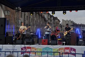 Prima seară: De ce la ei sună altfel?