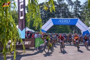 Peste 500 de biciclişti din toată ţara au participat la ediţia din acest an a maratonului ...