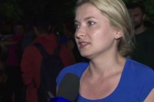 Cu un nod în gât, Iulia a protestat la Guvern. Mesajul ei