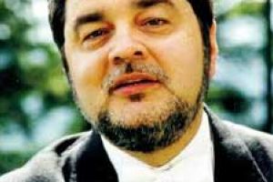 Pianistul Mihai Ungureanu concertează joi la Piteşti