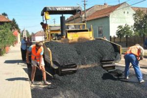 Atentie, soferi! Incep asfaltãrile pe strada Diligentei din Ploiesti